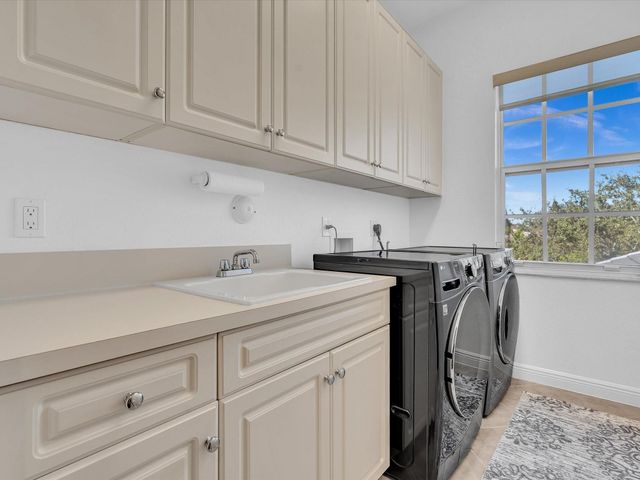 6806 Lakeside Circle, Davie, FL 33314