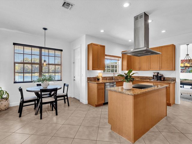 6806 Lakeside Circle, Davie, FL 33314