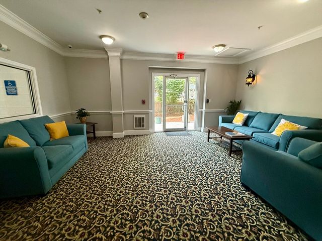 414 Mount Hope St 104, North Attleboro, MA 02760
