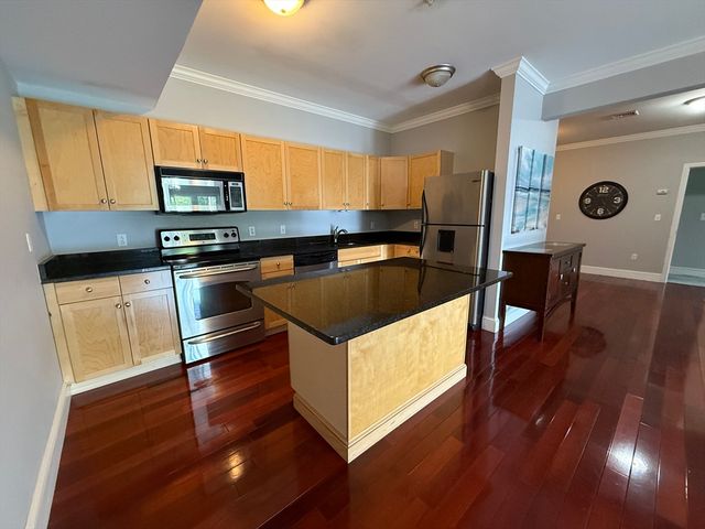 414 Mount Hope St 104, North Attleboro, MA 02760