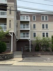 414 Mount Hope St 104, North Attleboro, MA 02760