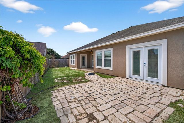 10409 Pioneer Dr, Corpus Christi, TX 78410