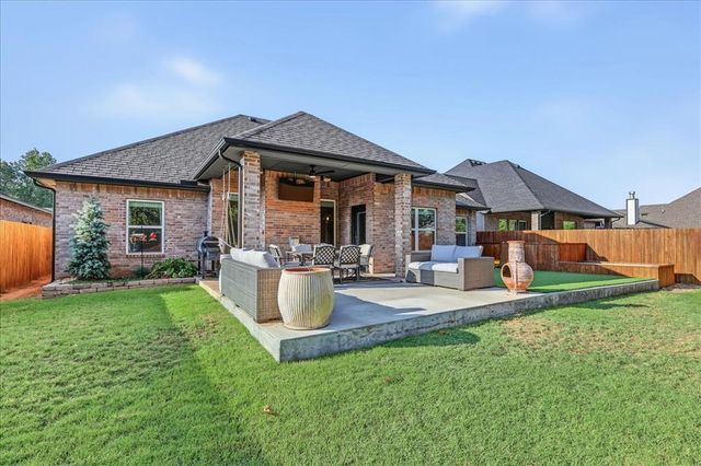 709 E Barajas Terrace, Mustang, OK 73064