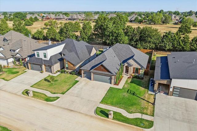 709 E Barajas Terrace, Mustang, OK 73064