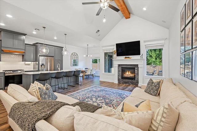 709 E Barajas Terrace, Mustang, OK 73064