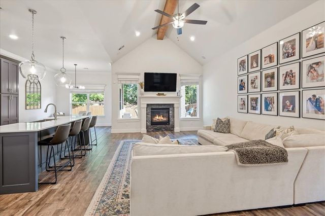 709 E Barajas Terrace, Mustang, OK 73064