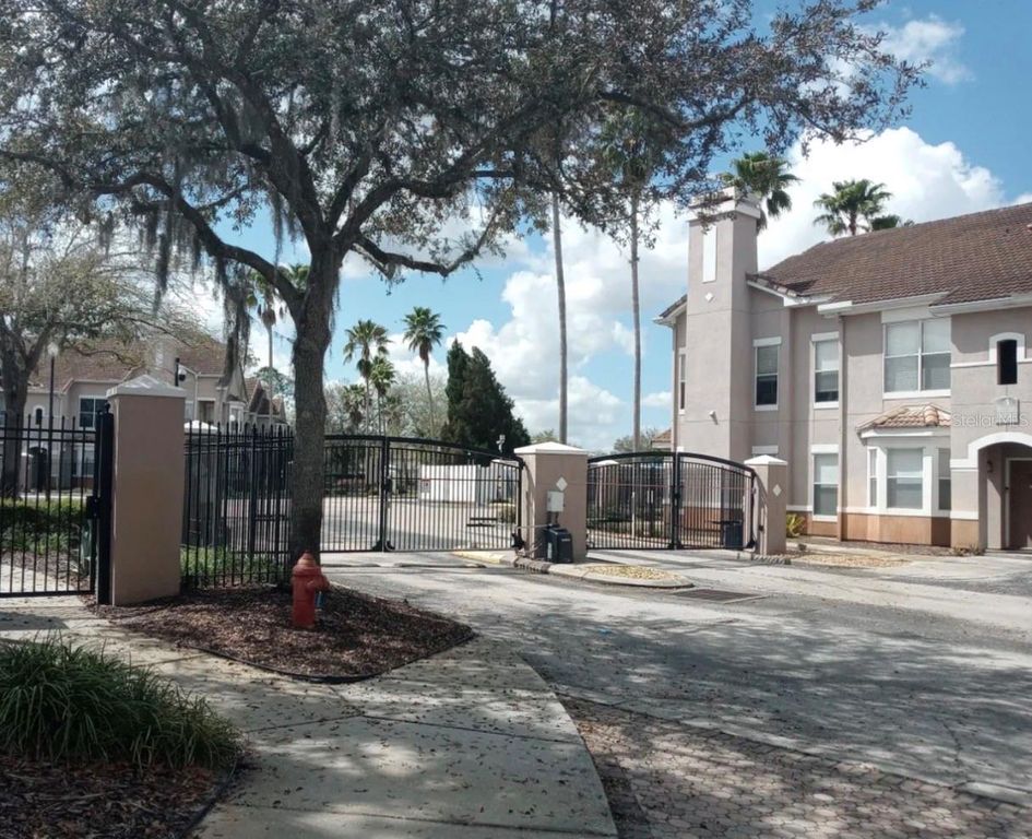 10405 VILLA VIEW CIRCLE 10405, Tampa, FL 33647