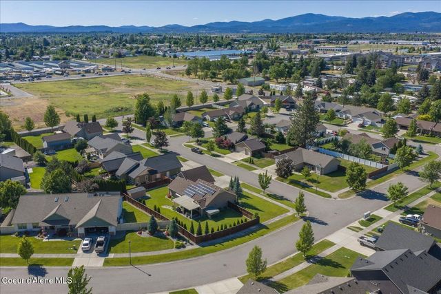4356 E Amur LN, Post Falls, ID 83854