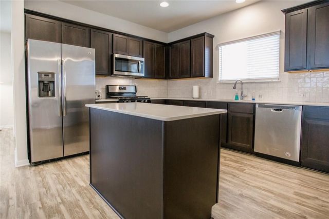 242 Mossycup DR, San Marcos, TX 78666
