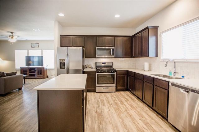 242 Mossycup DR, San Marcos, TX 78666