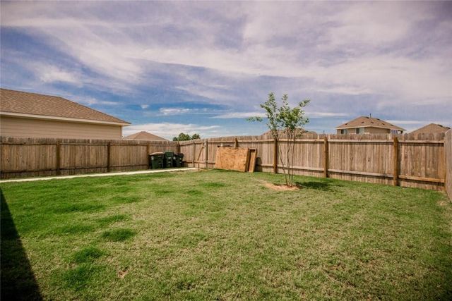 242 Mossycup DR, San Marcos, TX 78666