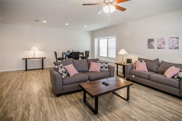 242 Mossycup DR, San Marcos, TX 78666