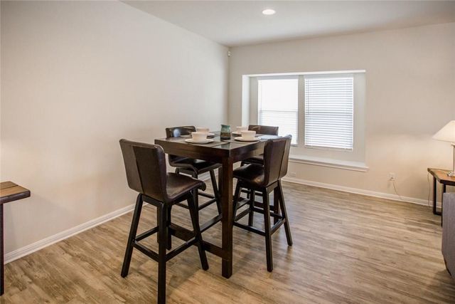 242 Mossycup DR, San Marcos, TX 78666