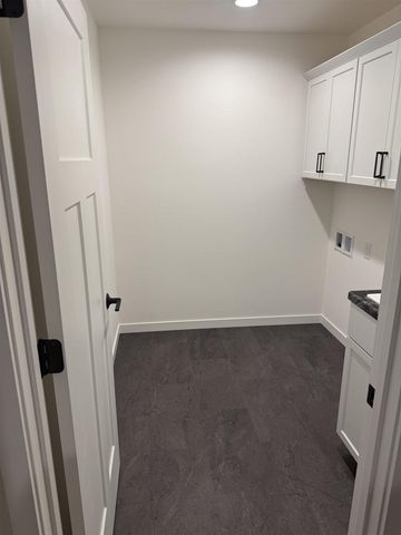 610 Clemens Drive, Arlington, WI 53911