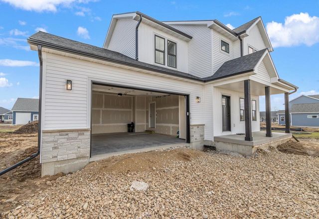 610 Clemens Drive, Arlington, WI 53911