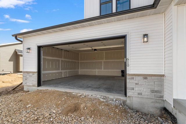 610 Clemens Drive, Arlington, WI 53911