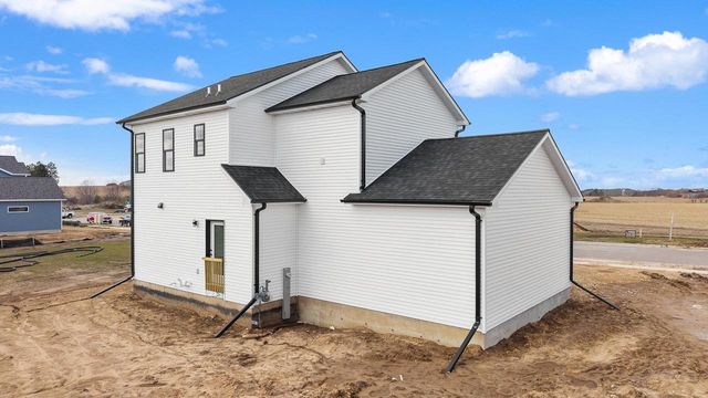 610 Clemens Drive, Arlington, WI 53911