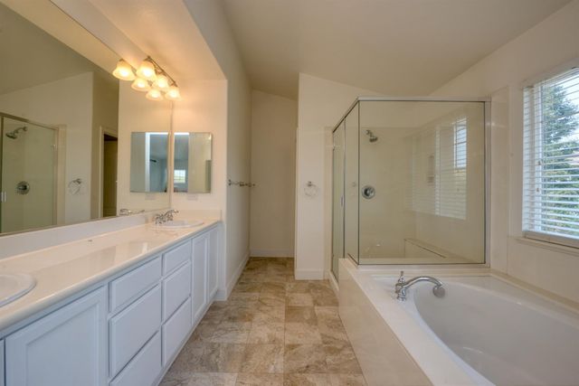 19951 Panoz Cir, Patterson, CA 95363