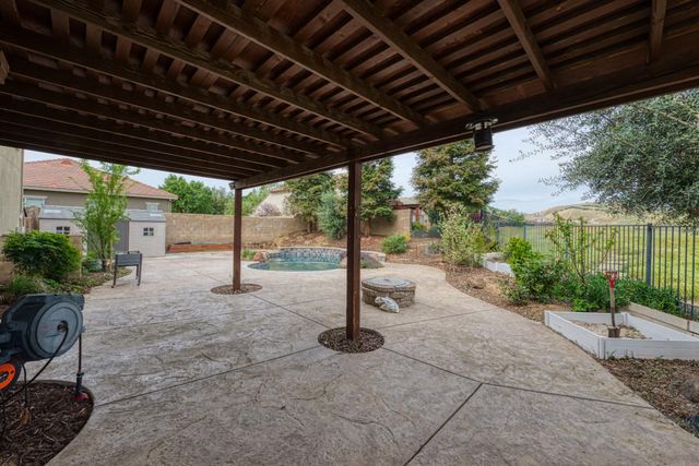 19951 Panoz Cir, Patterson, CA 95363