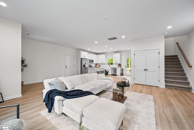 122 Guest Circle, Anderson, SC 29621