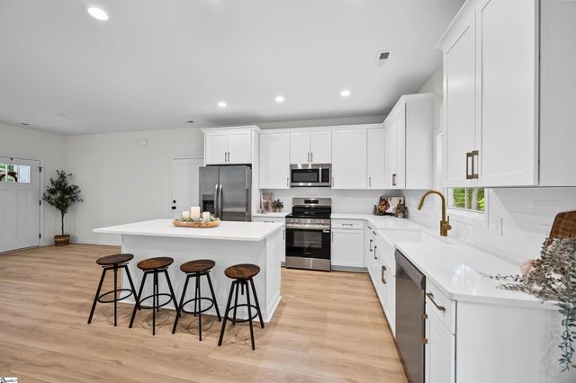 122 Guest Circle, Anderson, SC 29621