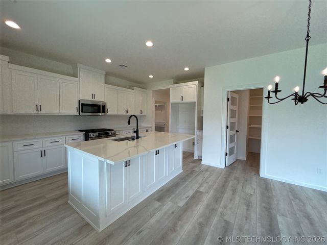 2063 E 129th Place S, Jenks, OK 74037
