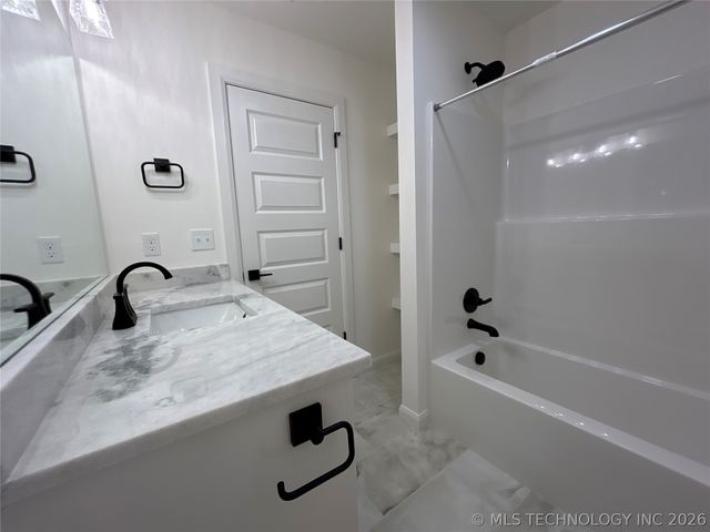 2063 E 129th Place S, Jenks, OK 74037