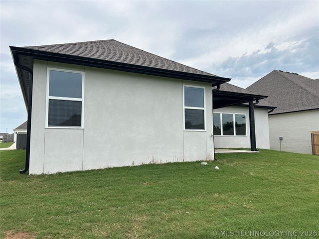 2063 E 129th Place S, Jenks, OK 74037