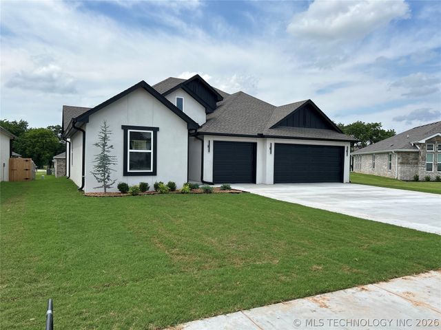 2063 E 129th Place S, Jenks, OK 74037