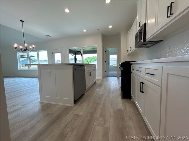 2063 E 129th Place S, Jenks, OK 74037