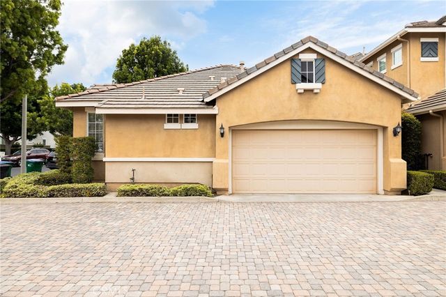 60 Seacountry Lane, Rancho Santa Margarita, CA 92688
