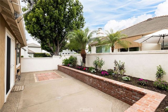 60 Seacountry Lane, Rancho Santa Margarita, CA 92688