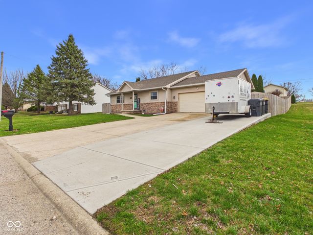 1505 E 42nd Street, Anderson, IN 46013