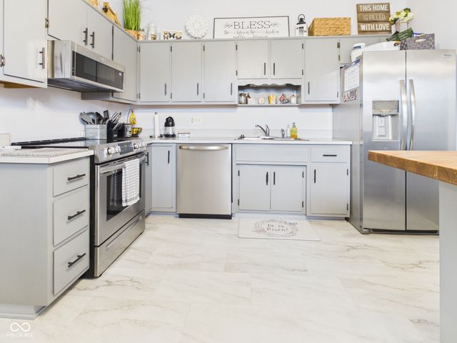 1505 E 42nd Street, Anderson, IN 46013