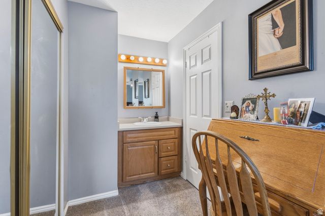 910 W RED OAKS DR, Murray, UT 84123