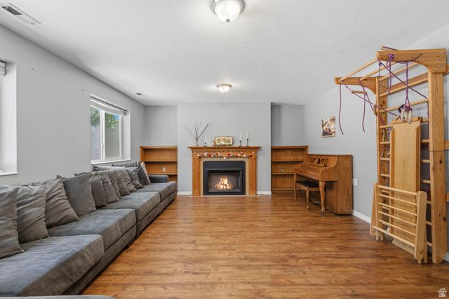 910 W RED OAKS DR, Murray, UT 84123