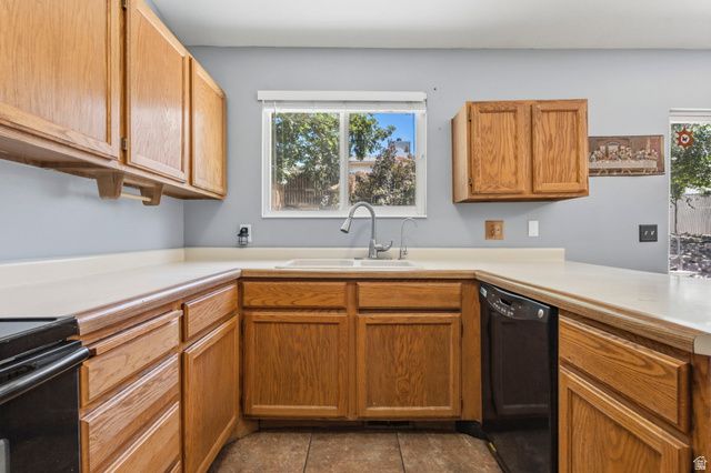 910 W RED OAKS DR, Murray, UT 84123