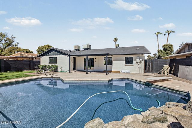 2069 E CARSON Drive, Tempe, AZ 85282