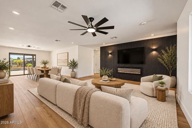 2069 E CARSON Drive, Tempe, AZ 85282