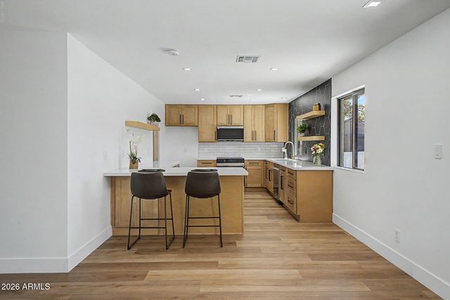 2069 E CARSON Drive, Tempe, AZ 85282