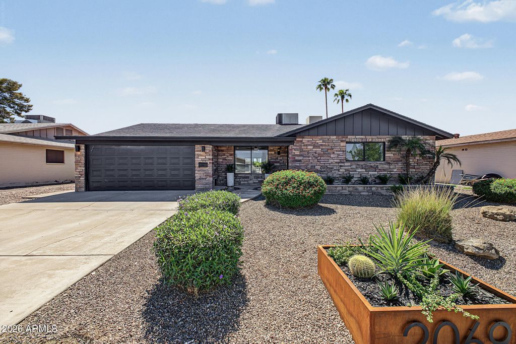2069 E CARSON Drive, Tempe, AZ 85282