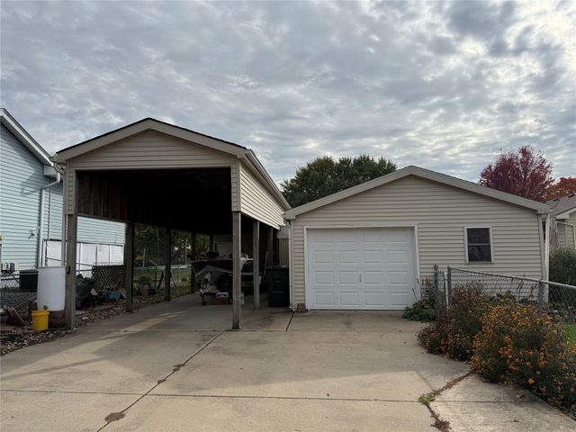 3633 E 42nd Court, Des Moines, IA 50317