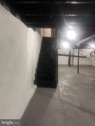 2303 N PINE ST, Wilmington, DE 19802