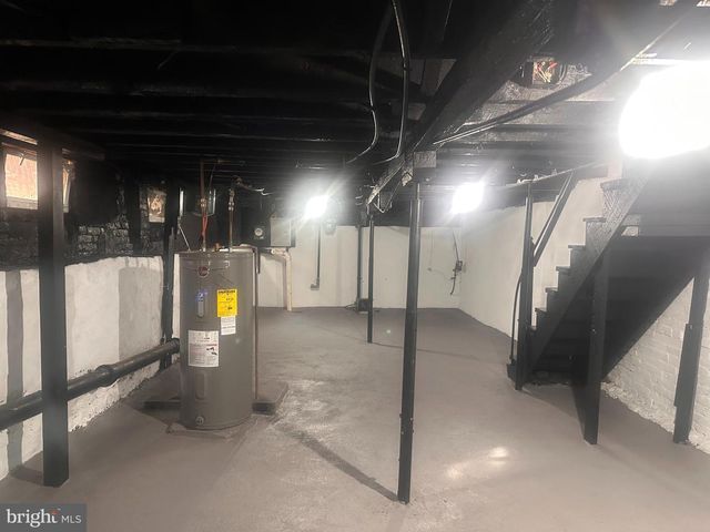 2303 N PINE ST, Wilmington, DE 19802