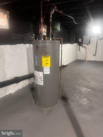 2303 N PINE ST, Wilmington, DE 19802