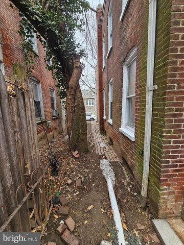 2303 N PINE ST, Wilmington, DE 19802