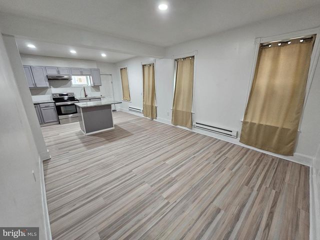 2303 N PINE ST, Wilmington, DE 19802