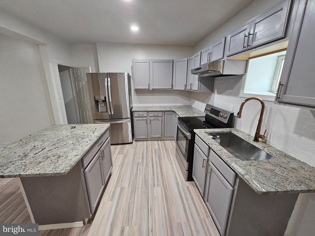 2303 N PINE ST, Wilmington, DE 19802