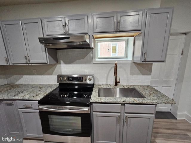 2303 N PINE ST, Wilmington, DE 19802