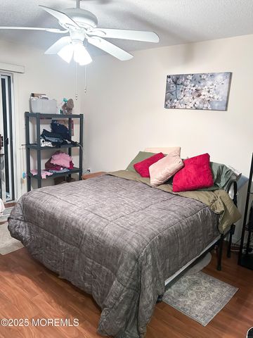 9 Chatham Square 109, Parlin, NJ 08859